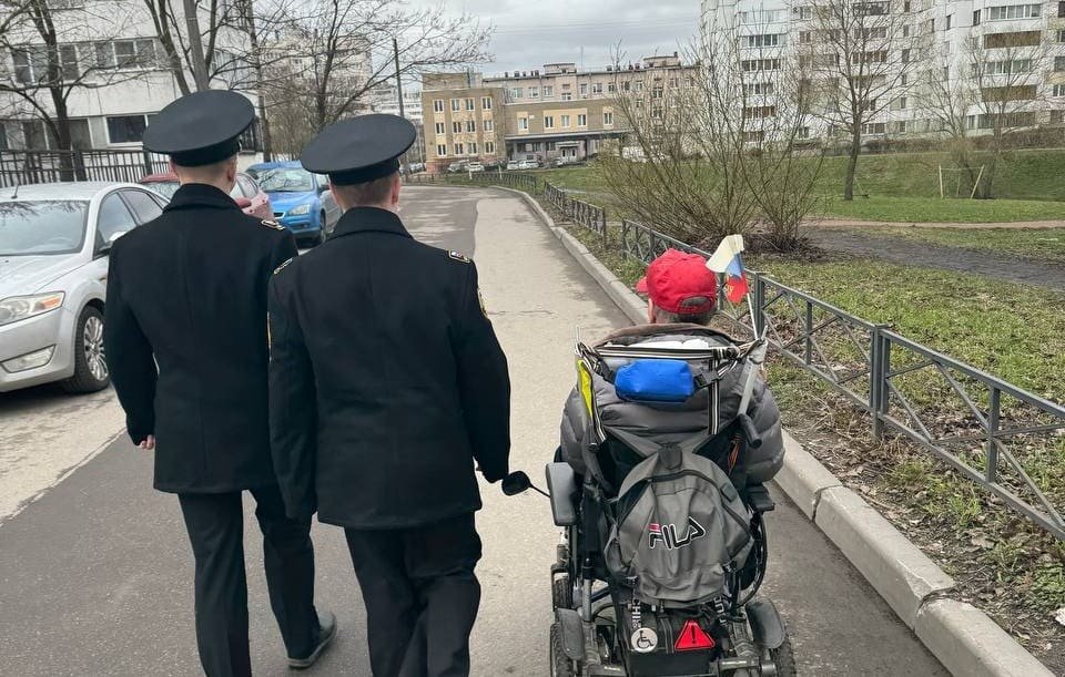 Волонтер спешит на помощь Волонтер спешит на помощь