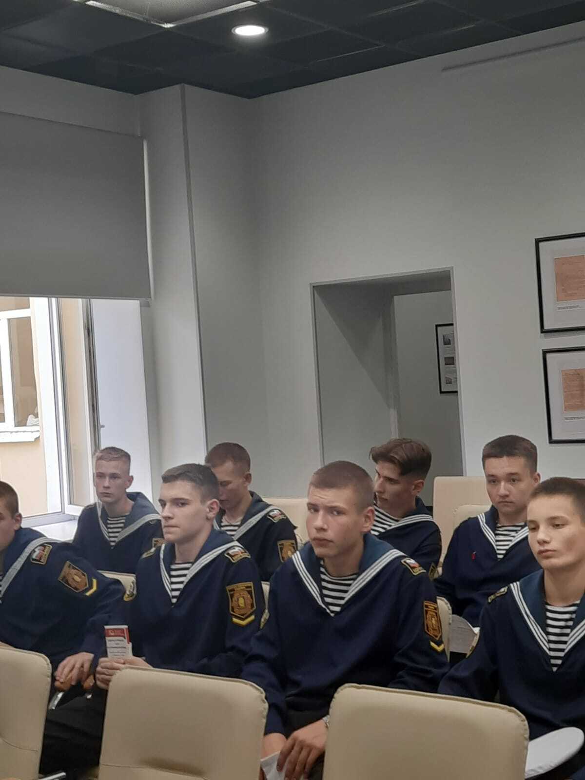 Курсанты академии приняли участие в общегородской акции «День памяти жертв блокады Ленинграда» Курсанты академии приняли участие в общегородской акции «День памяти жертв блокады Ленинграда»