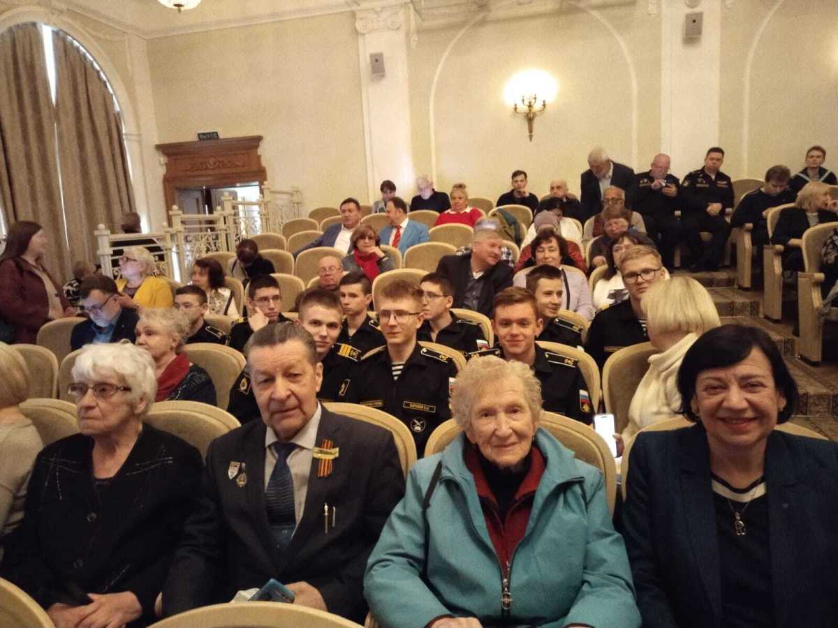«Меж ладожских берегов» «Меж ладожских берегов»