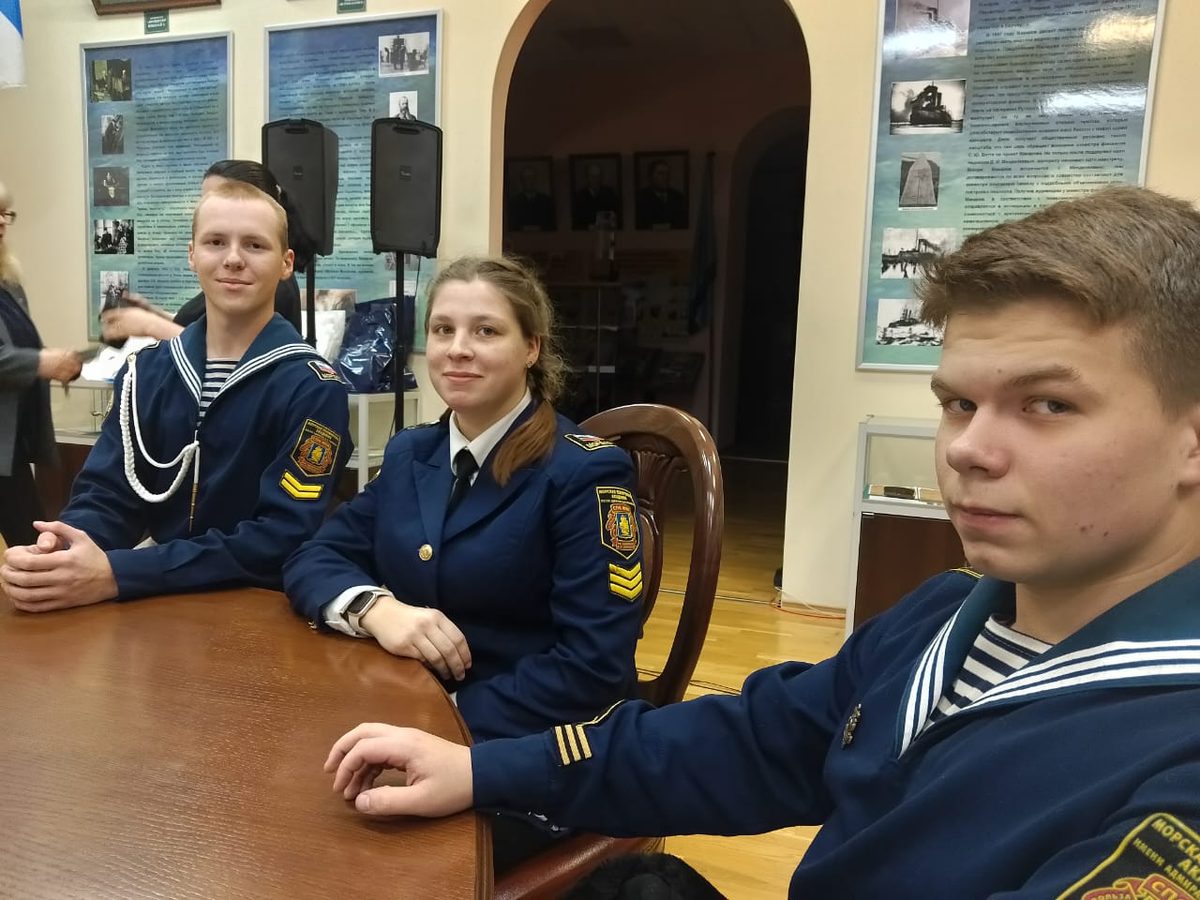 Салют во славу моряков Салют во славу моряков