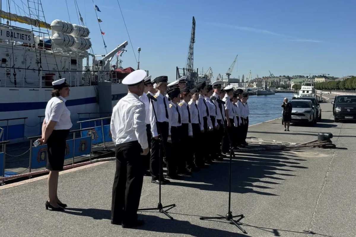 Юные моряки на «Юном Балтийце»