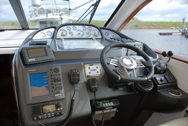 Моторная яхта Nordic 38 Hard Top